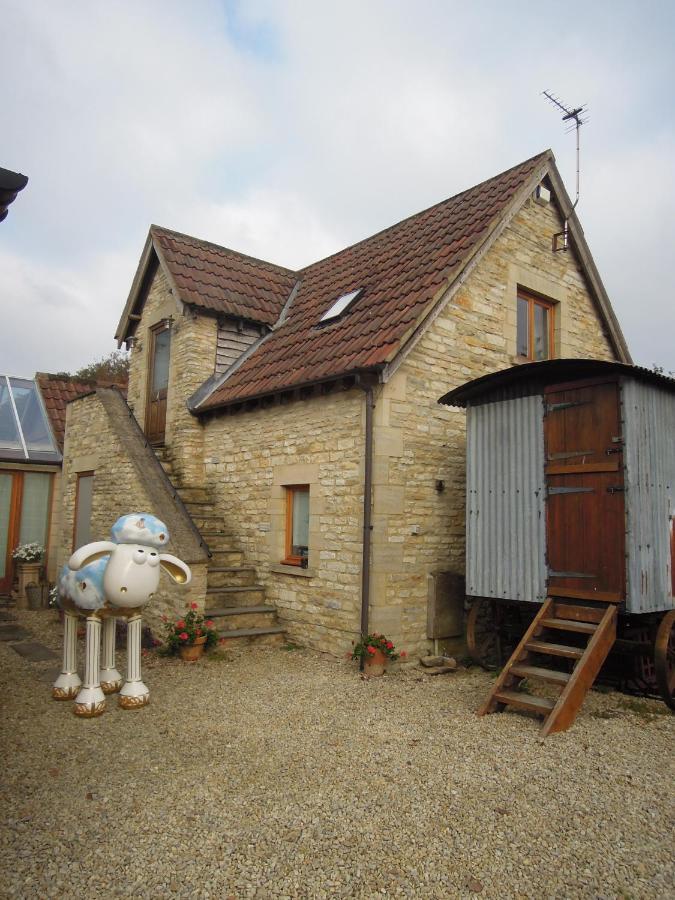Fosse Farmhouse Holiday Cottages Chippenham  Esterno foto